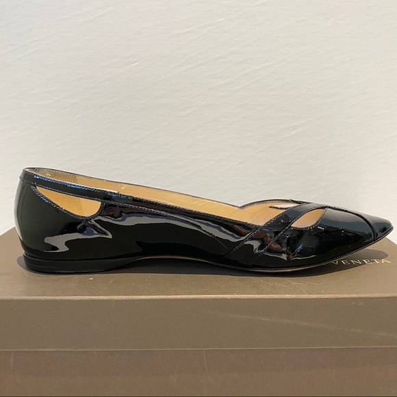 EUC Bottega Veneta pointed toe flats - Picture 9 of 10